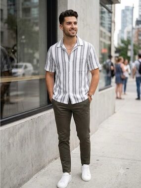 No Boundaries Men's Texture Short-Sleeve Vertical Stripe Shirt - White & Grey